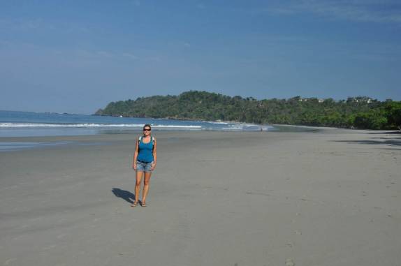 Bem cedo, em praia de Manuel Antonio, no litoral do Oceano Pacífico, na Costa Rica